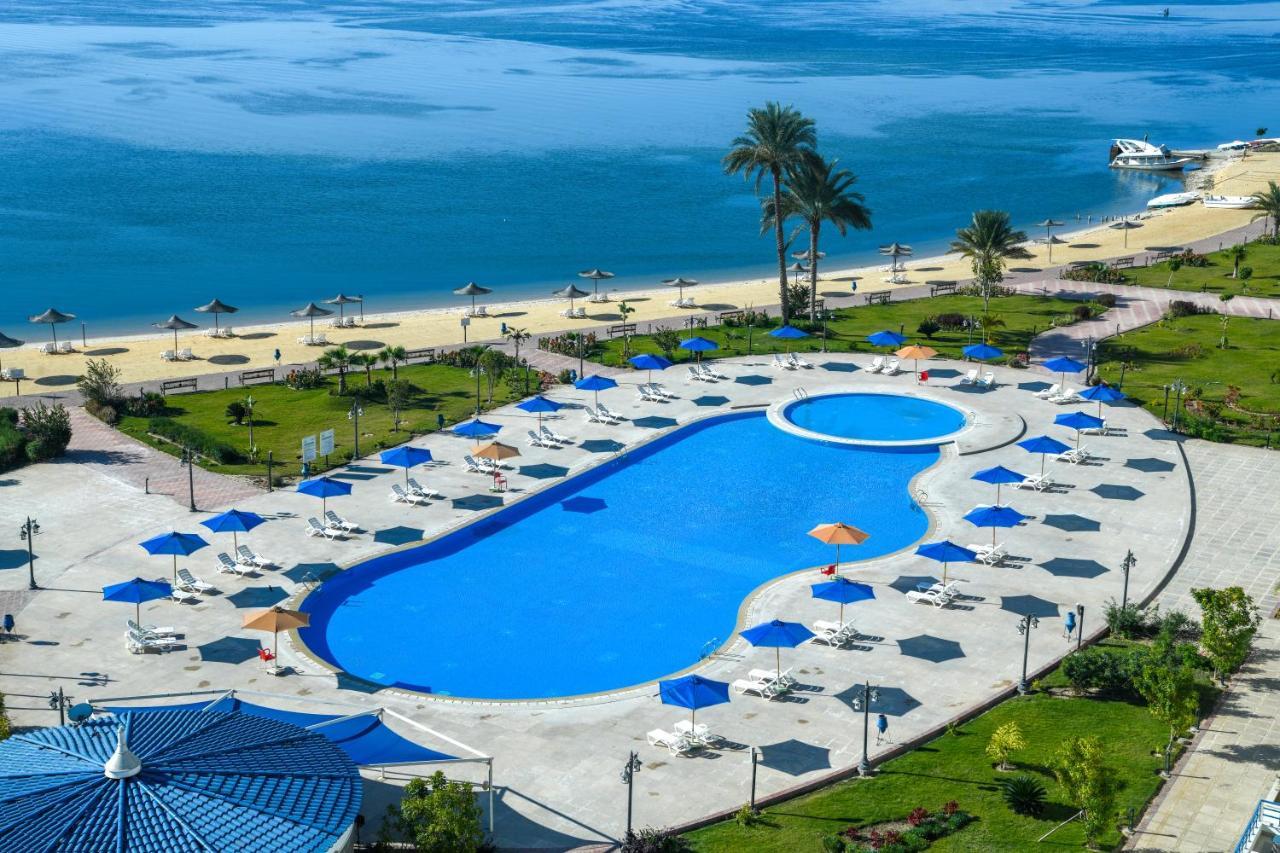 Tolip El Forsan Hotel Ismailia Bagian luar foto The pool at the Grand Hotel