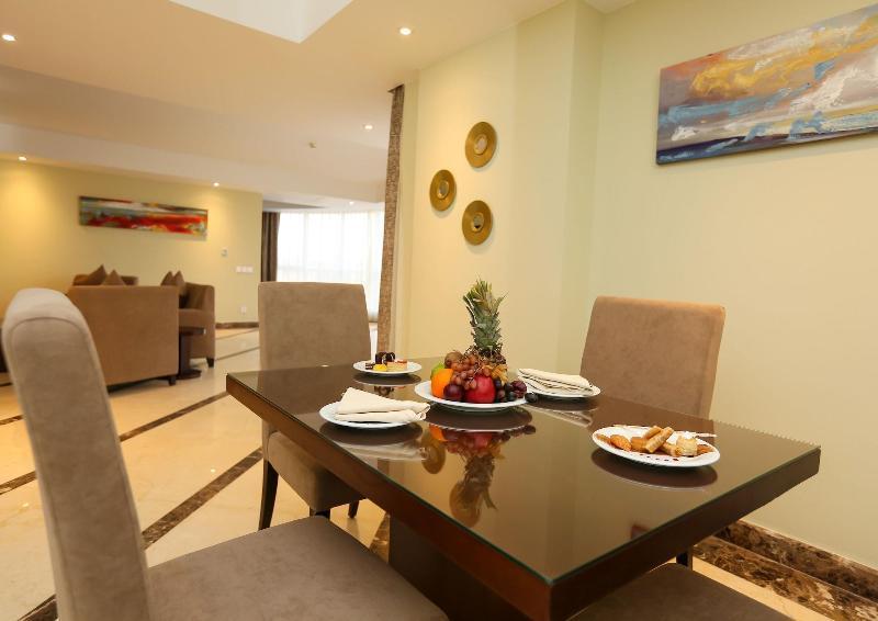 Tolip El Forsan Hotel Ismailia Bagian luar foto A dining room