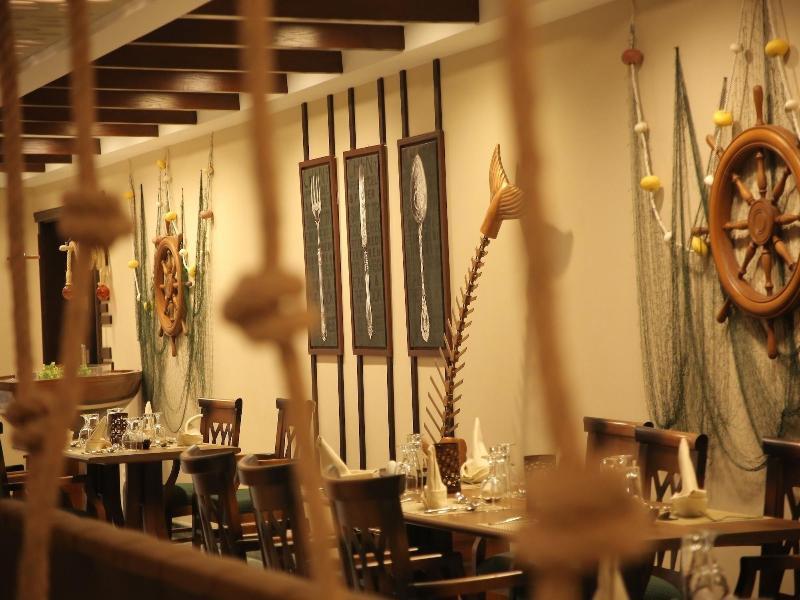 Tolip El Forsan Hotel Ismailia Bagian luar foto Interior of the restaurant