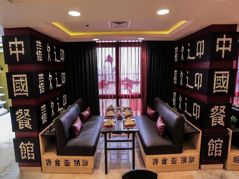 Tolip El Forsan Hotel Ismailia Bagian luar foto Interior of a restaurant in Beijing